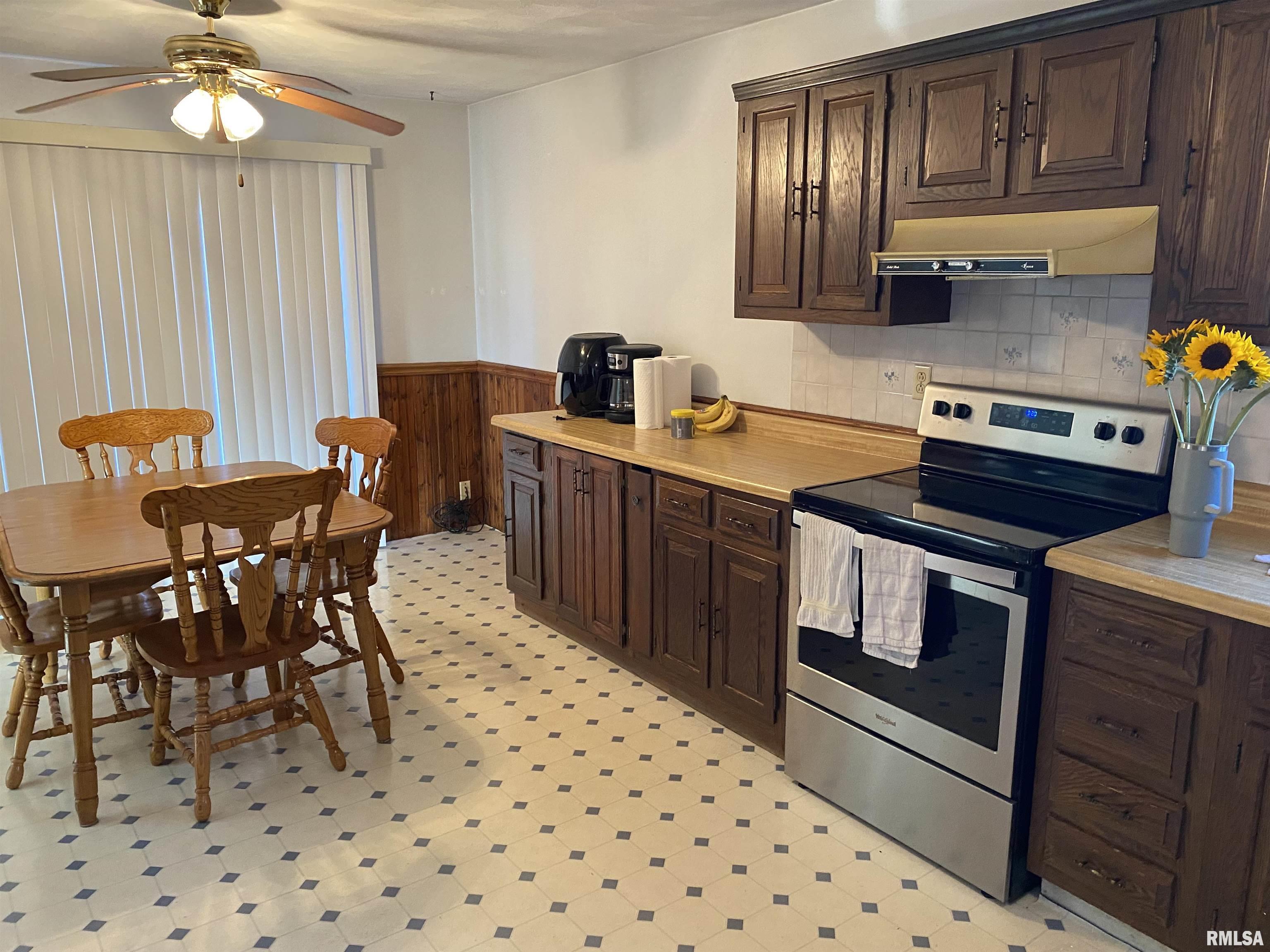 665 North 12th Avenue Canton, IL 61520 - Photo 26 of 48