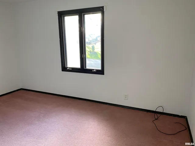 $144,900 | 665 North 12th Avenue, Canton, IL 61520