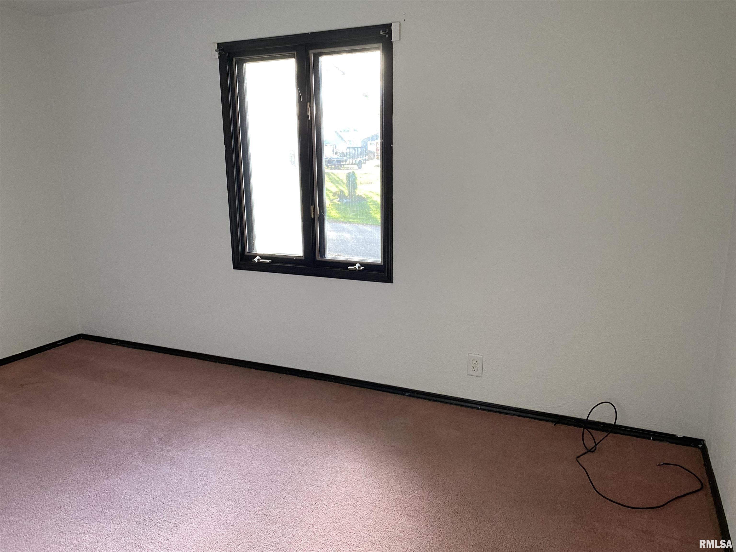 665 North 12th Avenue Canton, IL 61520 - Photo 31 of 48