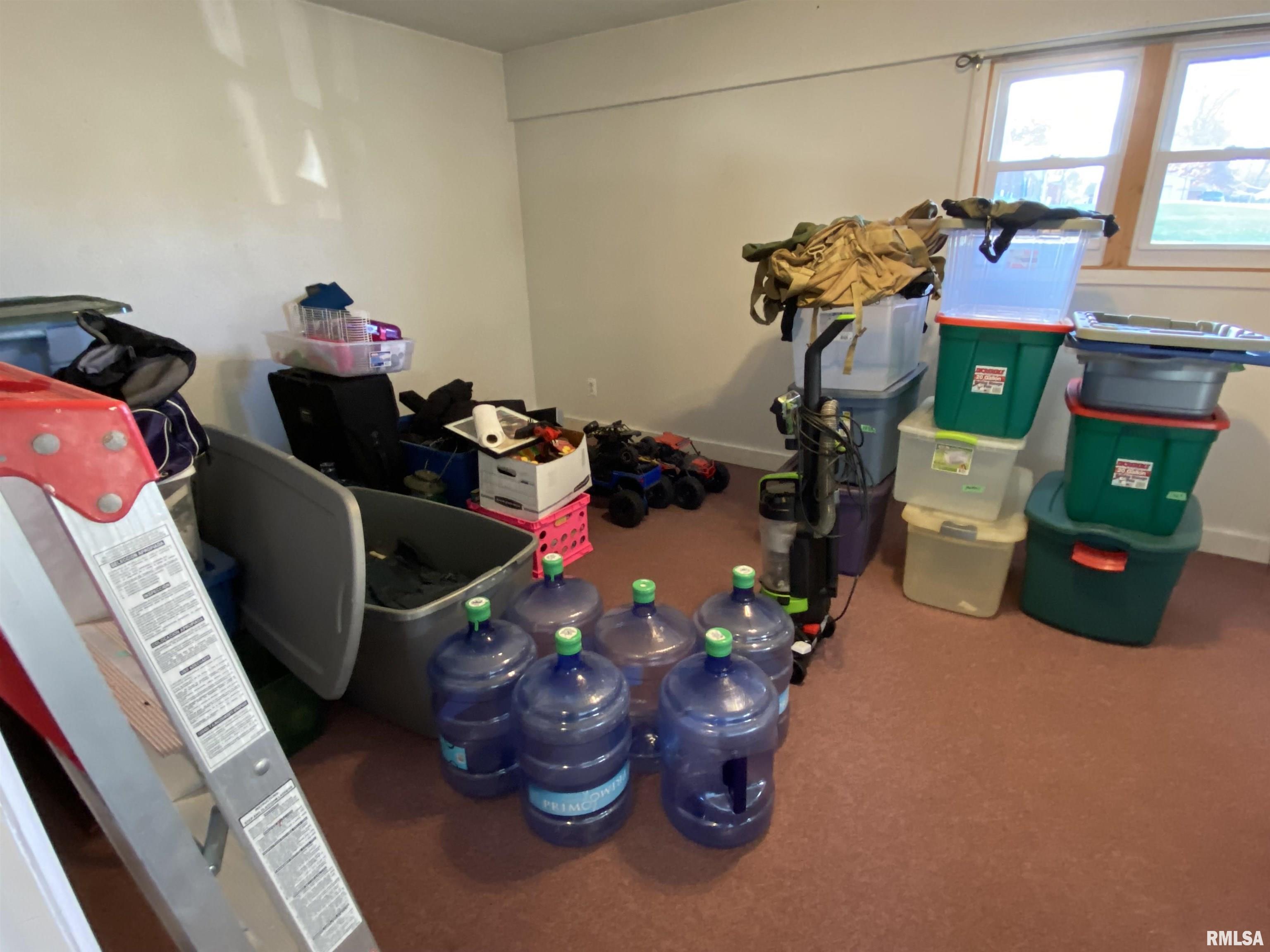 665 North 12th Avenue Canton, IL 61520 - Photo 35 of 48