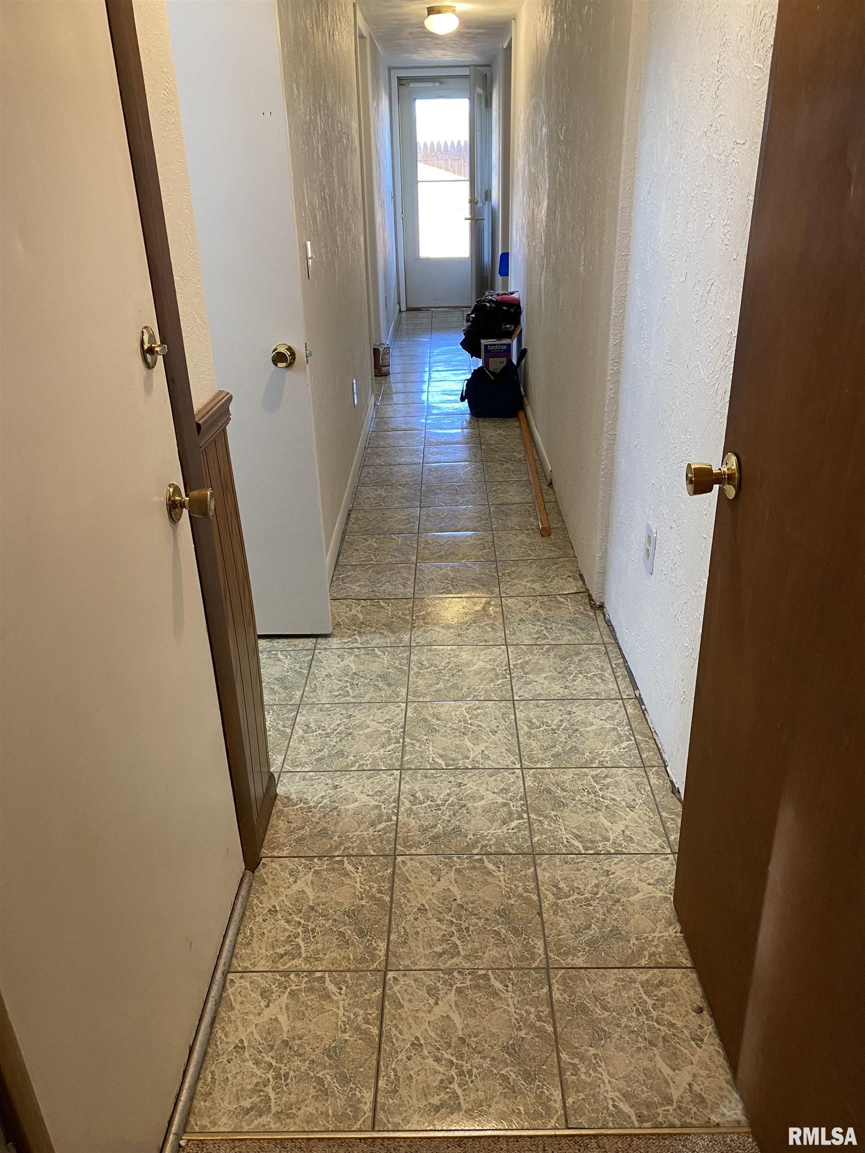 665 North 12th Avenue Canton, IL 61520 - Photo 38 of 48