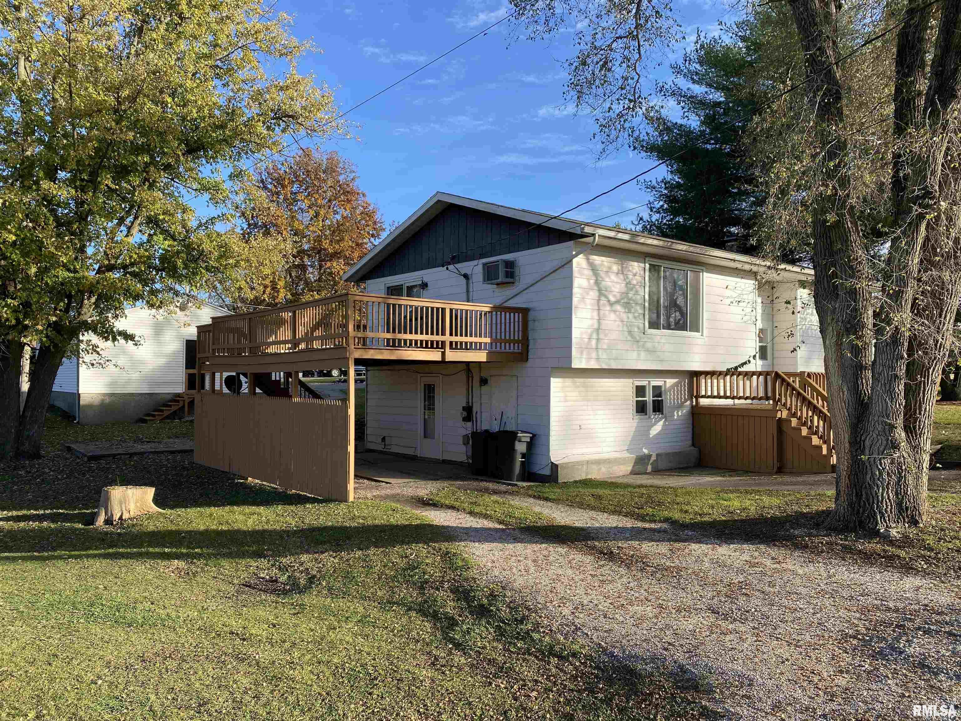 665 North 12th Avenue Canton, IL 61520 - Photo 5 of 48