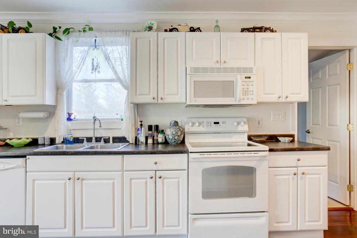 1831 Eden Road Lancaster, PA 17601 - Photo 11 of 22