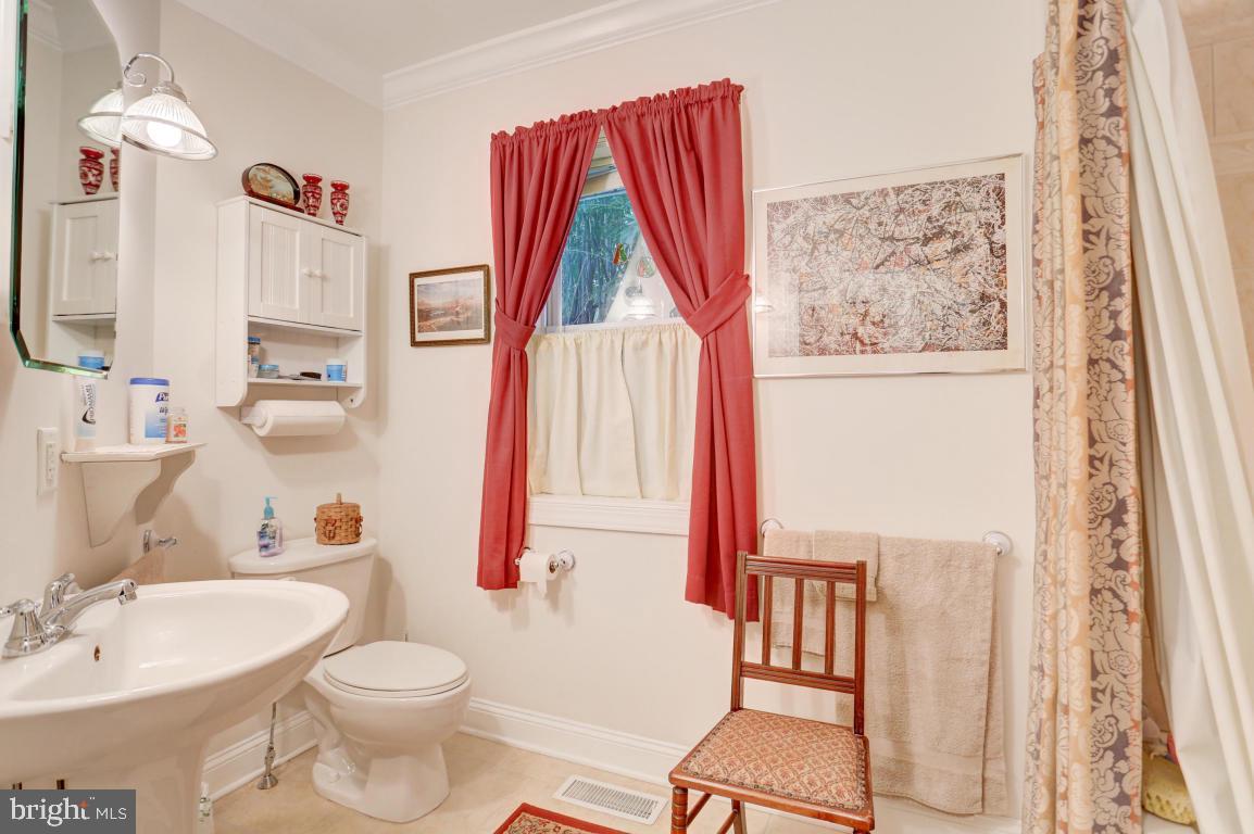1831 Eden Road Lancaster, PA 17601 - Photo 10 of 22