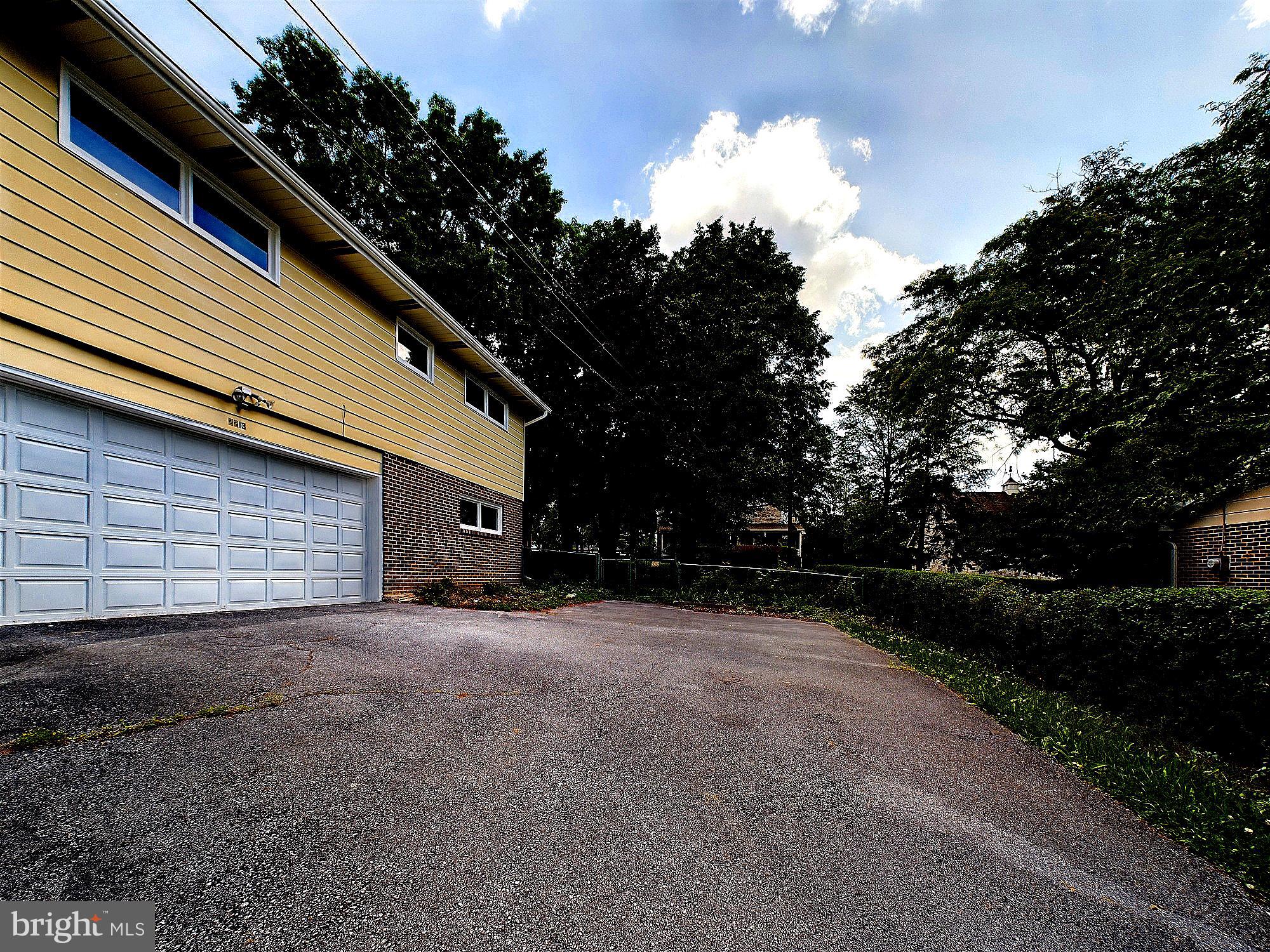 2213 Dover Road Harrisburg, PA 17112 - Photo 5 of 39