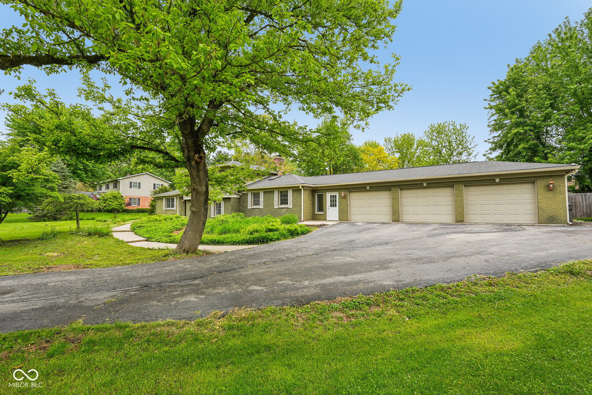 8836 Briarclift Road Indianapolis, IN 46256 - Photo 2 of 55 Gallery Image 2