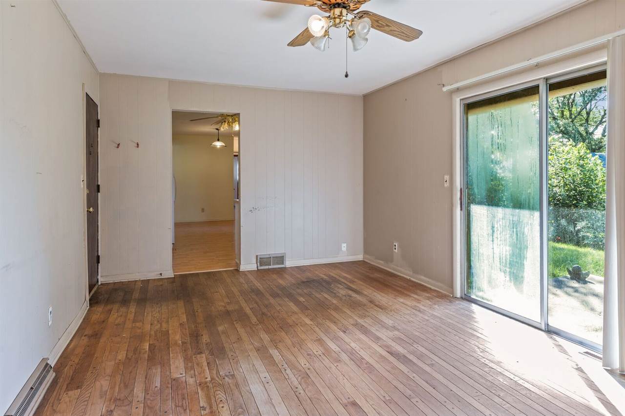 5877 Dover Road Rockford, IL 61109 - Photo 13 of 22 Gallery Image 13