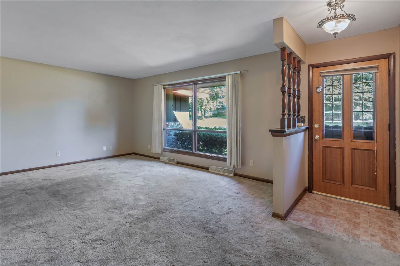 5877 Dover Road Rockford, IL 61109 - Photo 3 of 22 Gallery Image 3