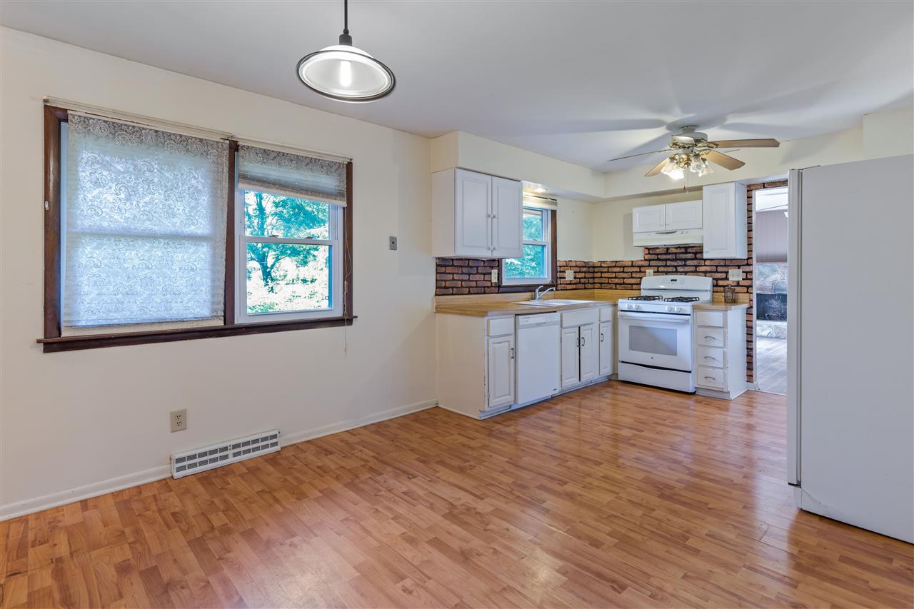 5877 Dover Road Rockford, IL 61109 - Photo 8 of 22 Gallery Image 8