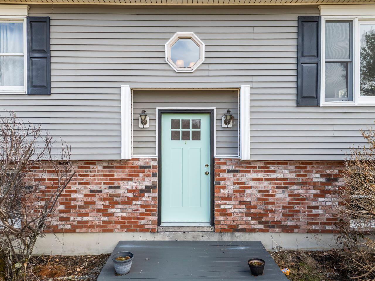 27 Oak Ridge Drive Standish, ME 04084 - Photo 7 of 44 za_N9x1A