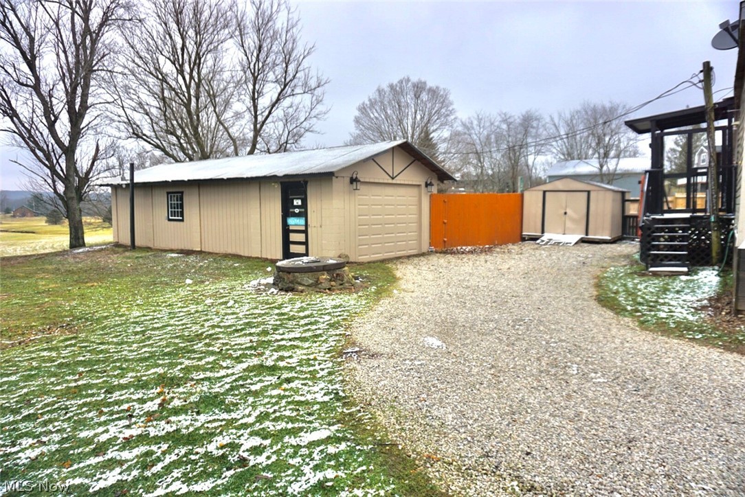 6085 Lowmiller Road Minerva, OH 44657 - Photo 3 of 23