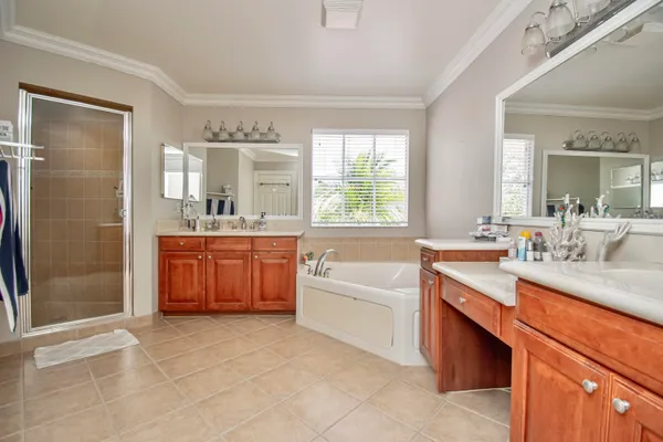 $1,078,000 | 10833 Lake Wynds Court, Boynton Beach, FL 33437
