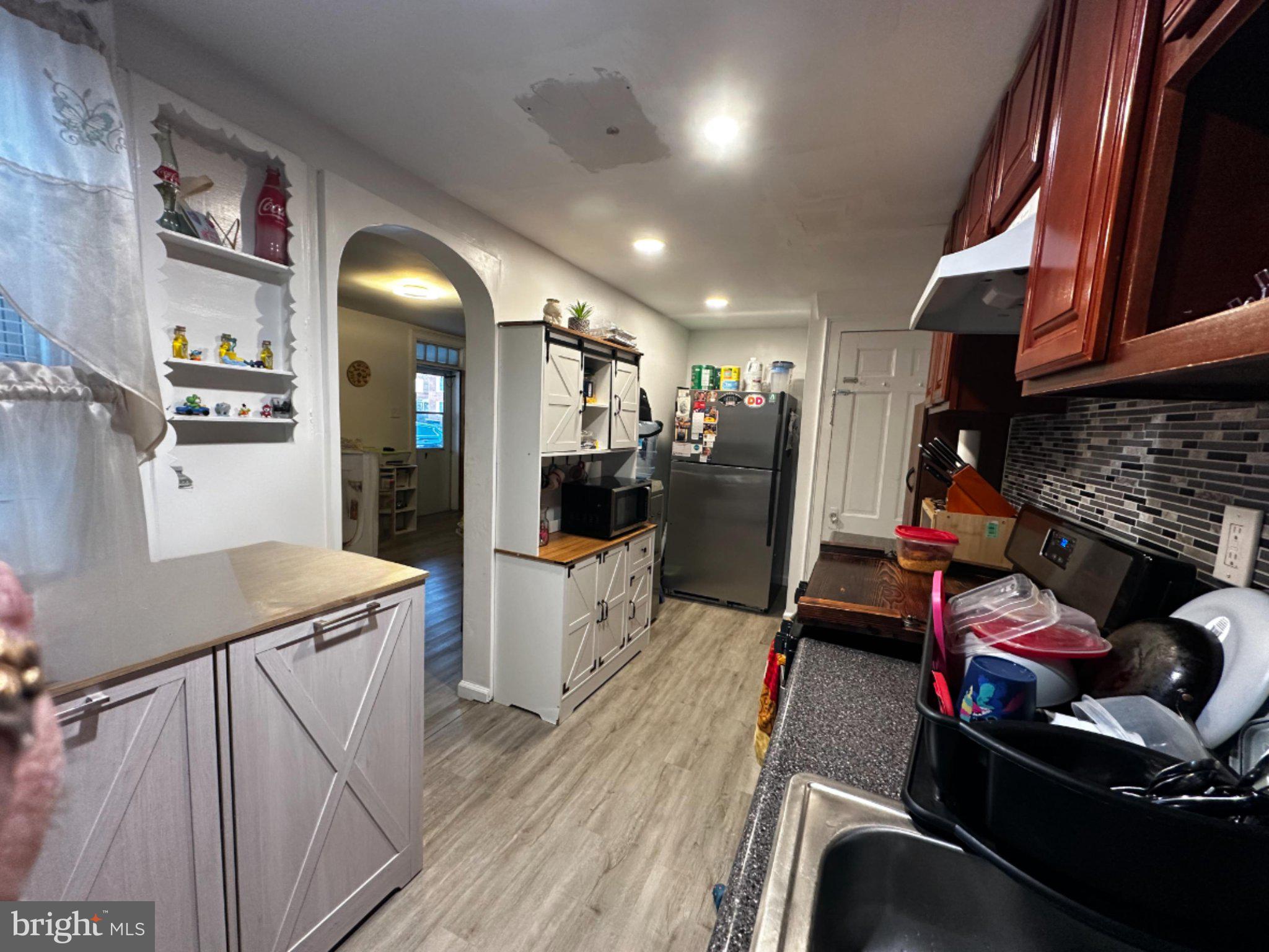 3049 Porter Road Camden, NJ 08104 - Photo 4 of 17 Cozy kitchen with modern touches.