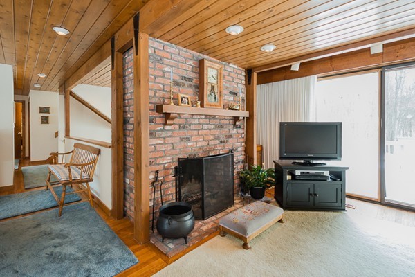 513 Strawberry Hill Road Concord, MA 01742 - Photo 5 of 30 Gallery Image 5