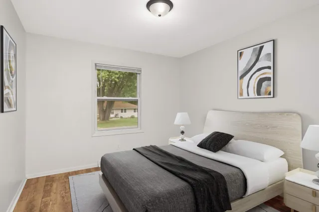 $1,950 | 120 Inglewood Street, Long Lake, MN 55356