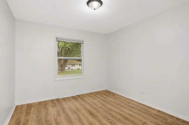 $1,950 | 120 Inglewood Street, Long Lake, MN 55356