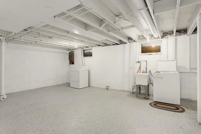 $1,950 | 120 Inglewood Street, Long Lake, MN 55356