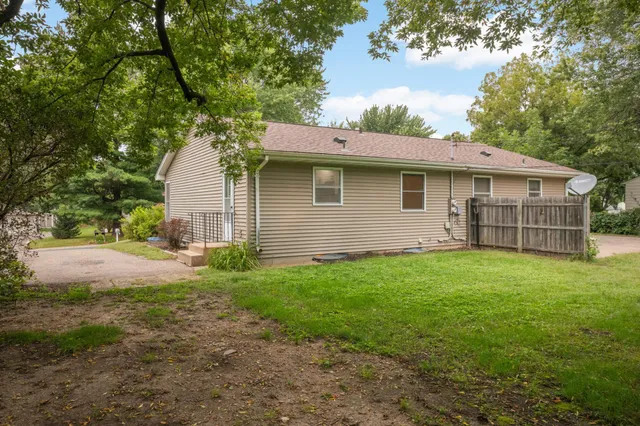 $1,950 | 120 Inglewood Street, Long Lake, MN 55356