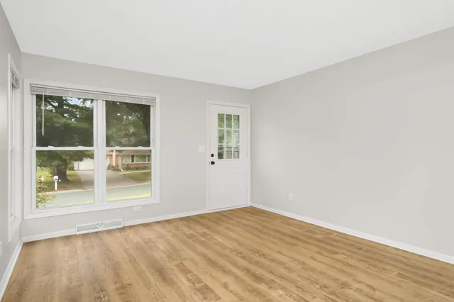 $1,950 | 120 Inglewood Street, Long Lake, MN 55356