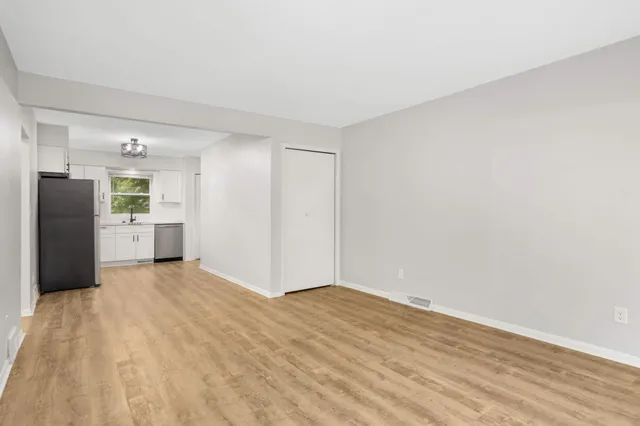 $1,950 | 120 Inglewood Street, Long Lake, MN 55356