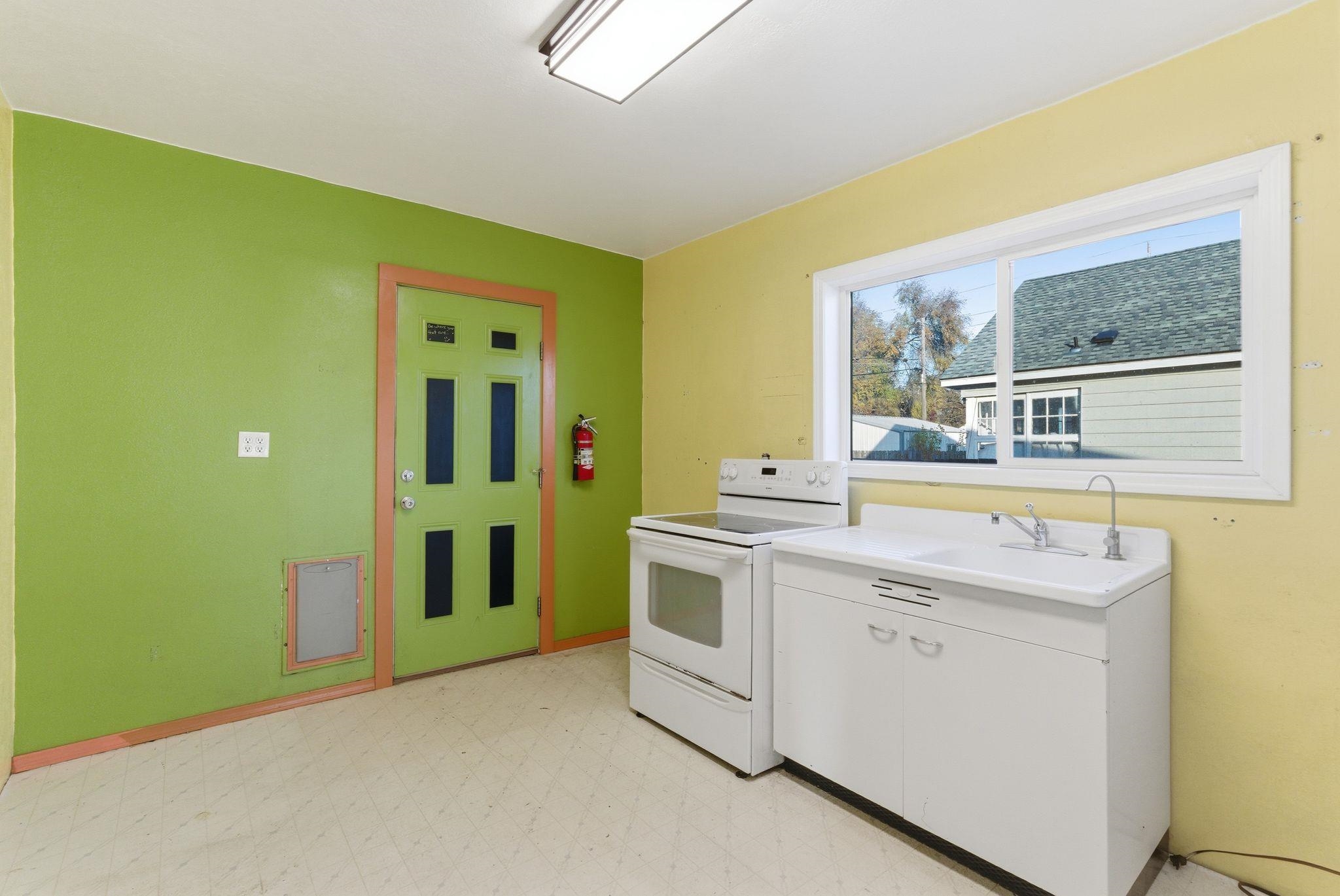 1313 East Walton Avenue Spokane, WA 99207 - Photo 9 of 32