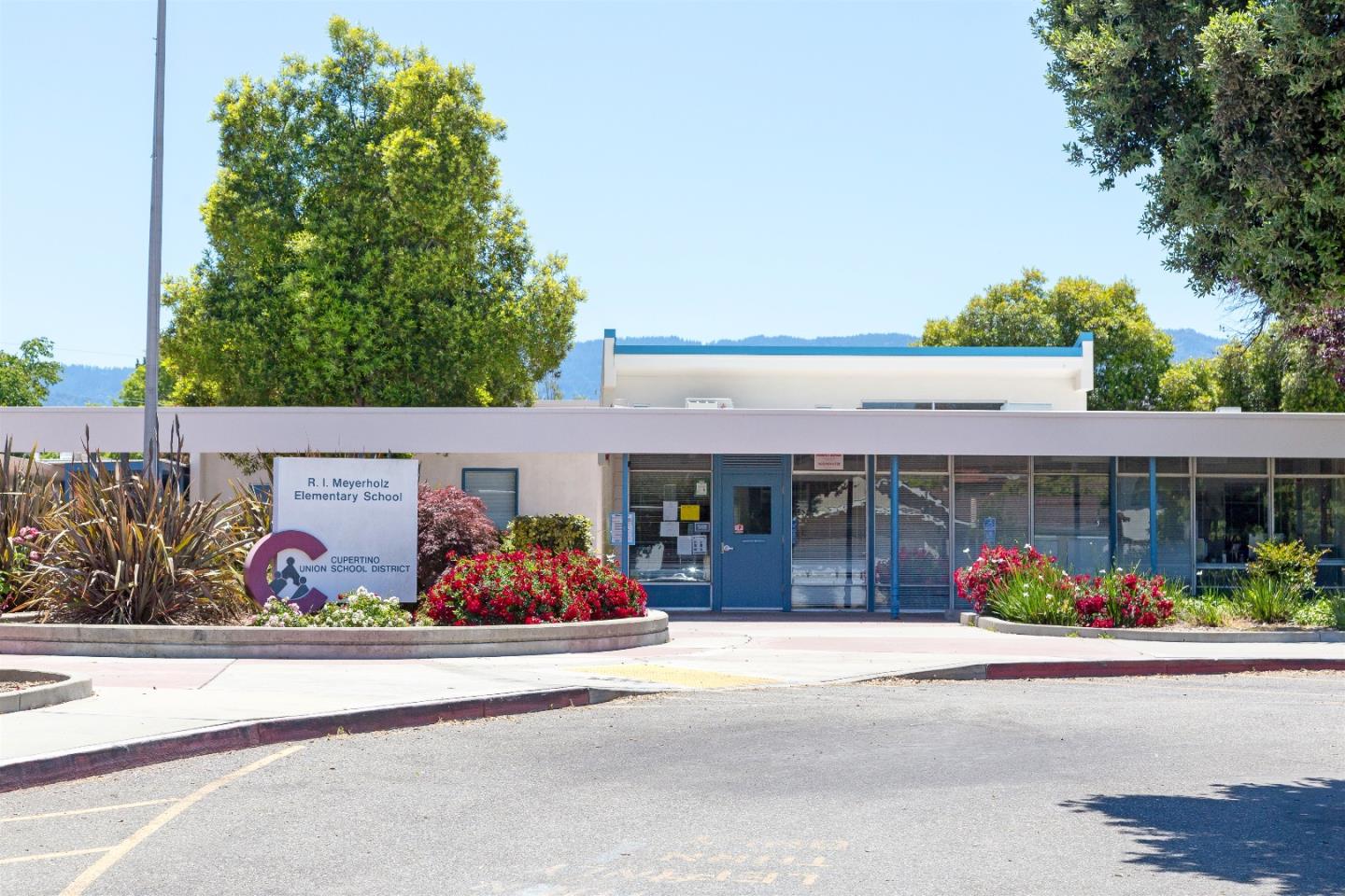 1030 West Riverside Way San Jose, CA 95129 - Photo 21 of 23 Gallery Image 21