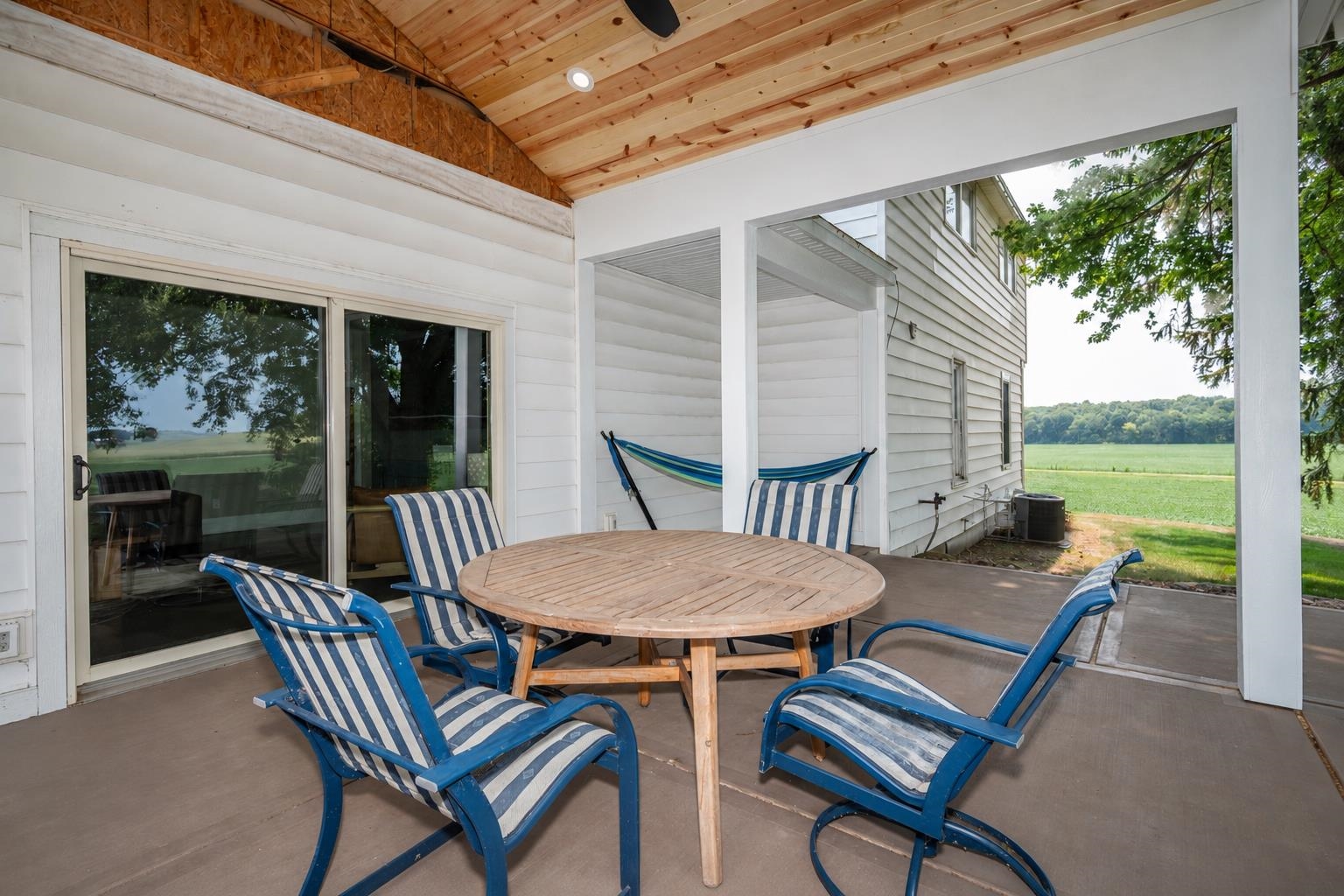 W8818 Meek Road Lodi, WI 53555 - Photo 4 of 90 Gallery Image 4