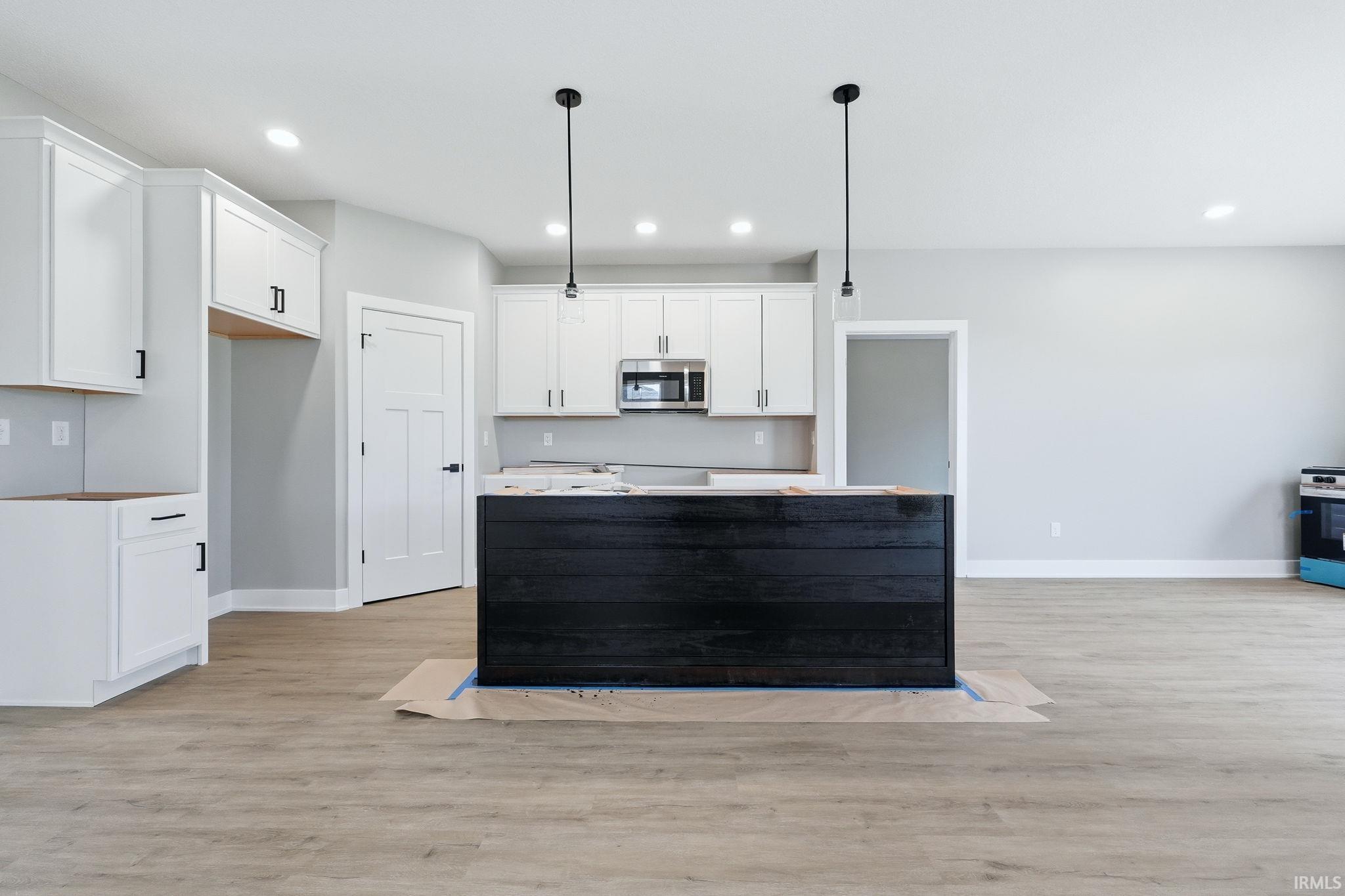 525 West Liberty Street Butler, IN 46721 - Photo 3 of 36