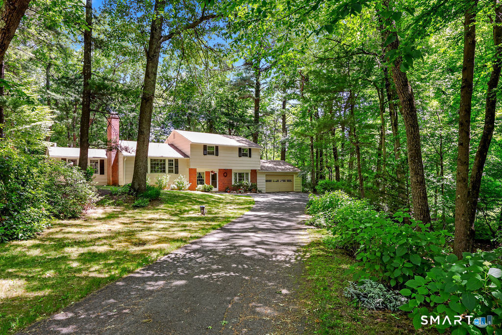 18 Foxridge Lane Avon, CT 06001 - Photo 3 of 31