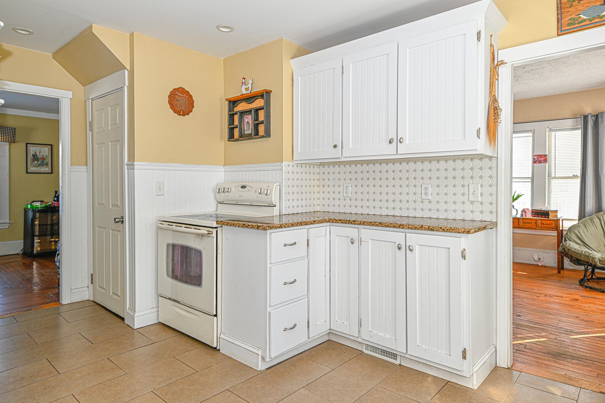 49 Washington Street Rochester, NH 03867 - Photo 9 of 35