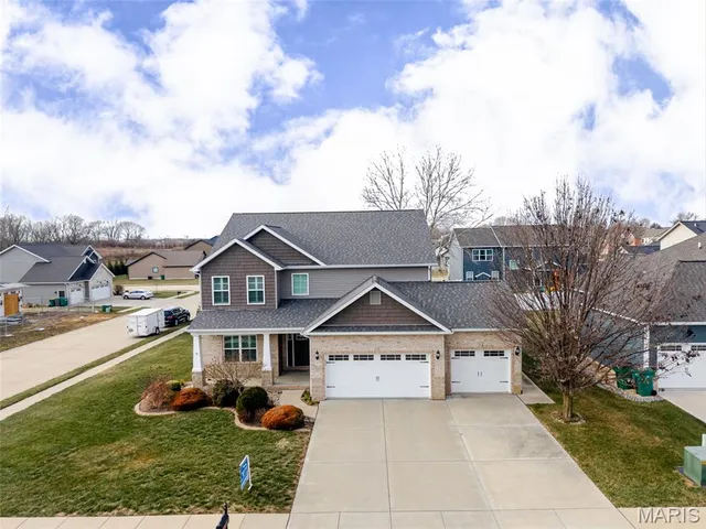 $525,000 | 7001 Monaco Drive, O'Fallon, IL 62269