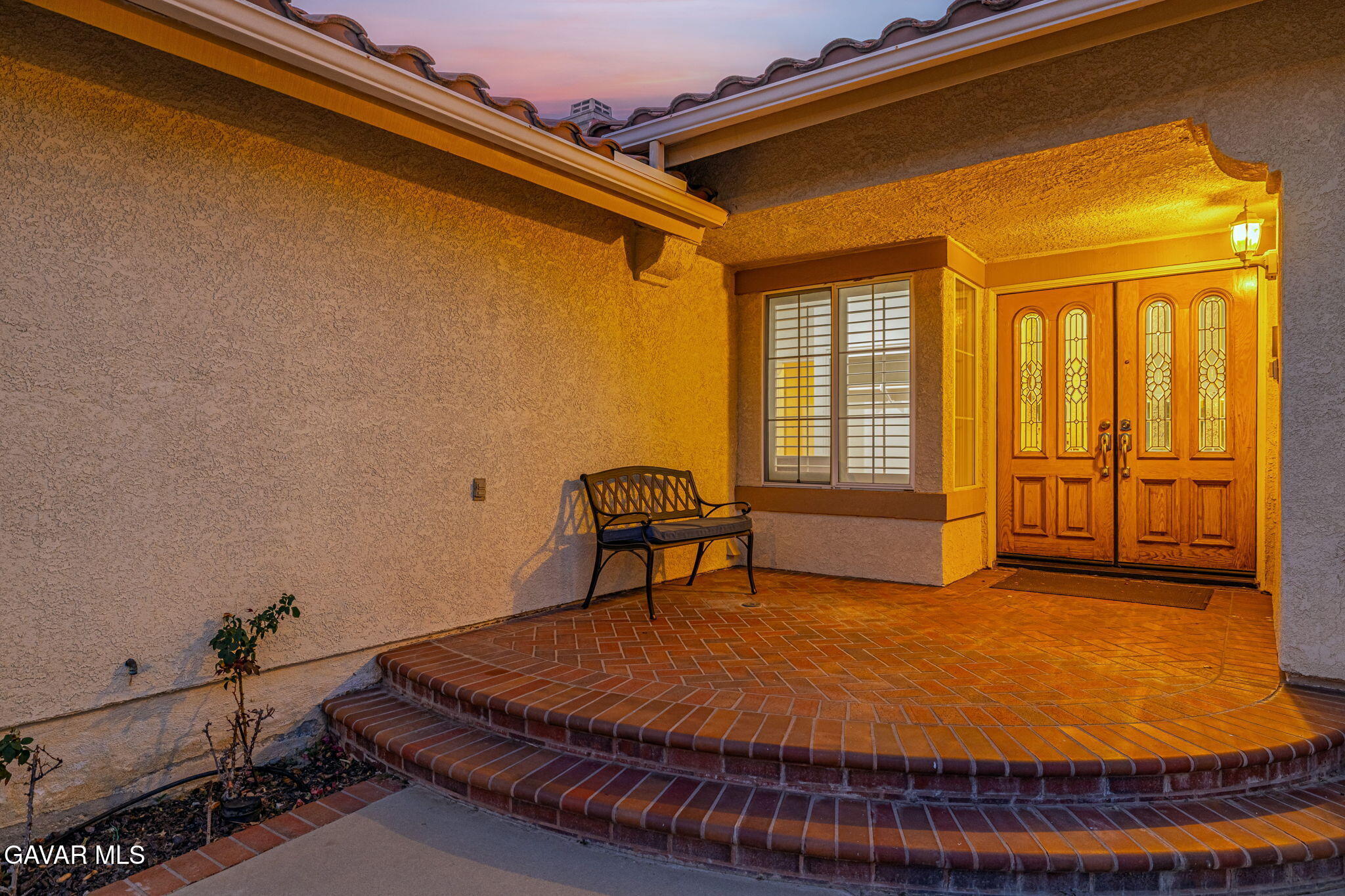 19809 Winged Foot Way Porter Ranch, CA 91326 - Photo 4 of 70 a room with a bed and a table