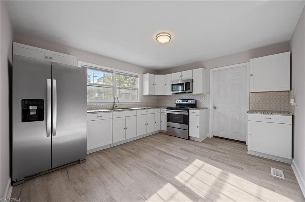 1505 Cook Street High Point, NC 27262 - Photo 11 of 28