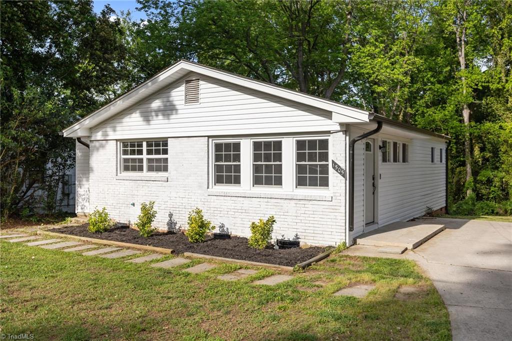 1505 Cook Street High Point, NC 27262 - Photo 2 of 28