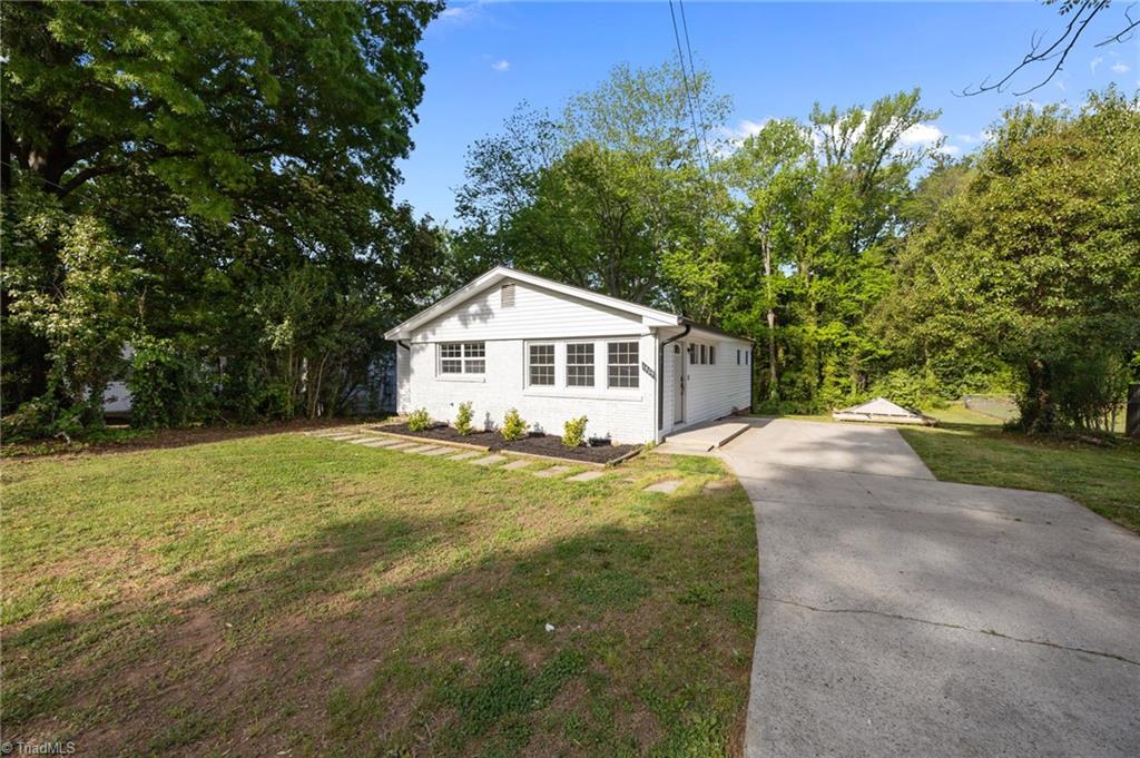 1505 Cook Street High Point, NC 27262 - Photo 5 of 28