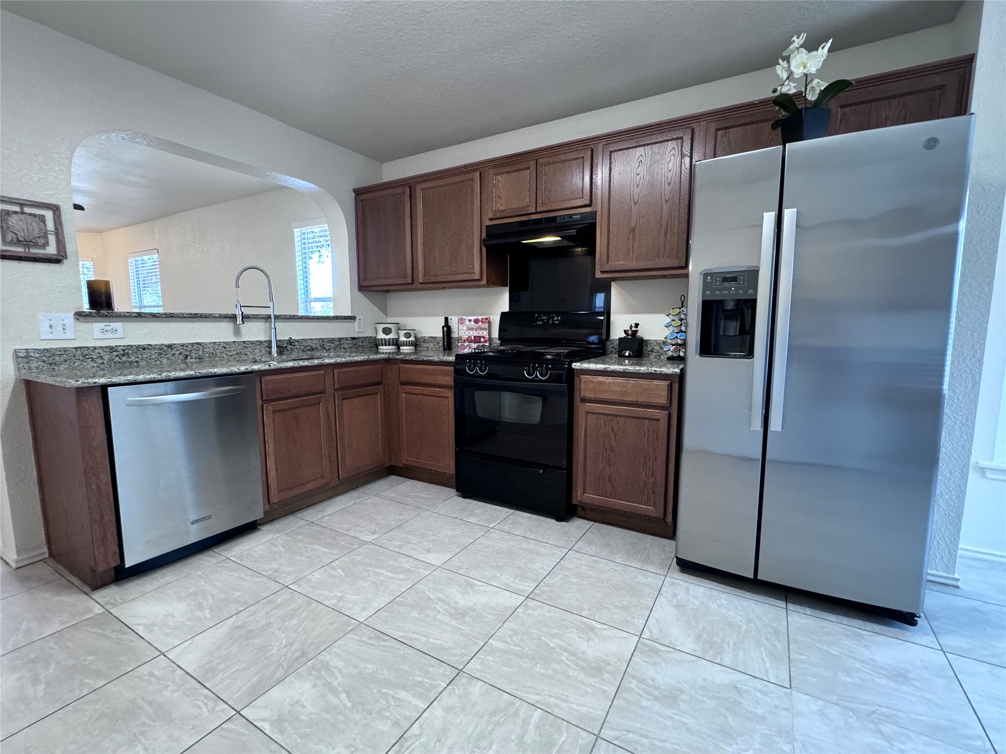 3411 Wickham Lane Austin, TX 78725 - Photo 8 of 20 Spacious kitchen