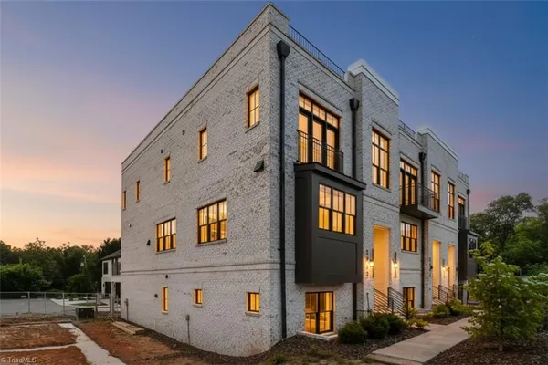$1,211,450 | 3233 West Friendly Avenue, Greensboro, NC 27408