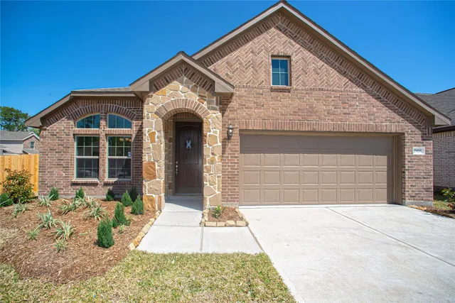 $369,000 | 2926 Grand Hawthorne Road, Conroe, TX 77385