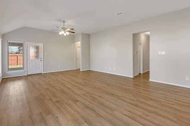 $369,000 | 2926 Grand Hawthorne Road, Conroe, TX 77385