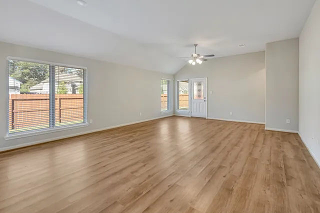 $369,000 | 2926 Grand Hawthorne Road, Conroe, TX 77385