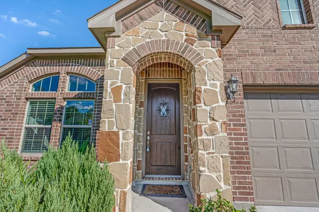 $369,000 | 2926 Grand Hawthorne Road, Conroe, TX 77385