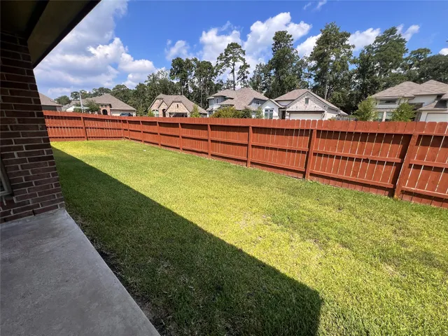 $369,000 | 2926 Grand Hawthorne Road, Conroe, TX 77385