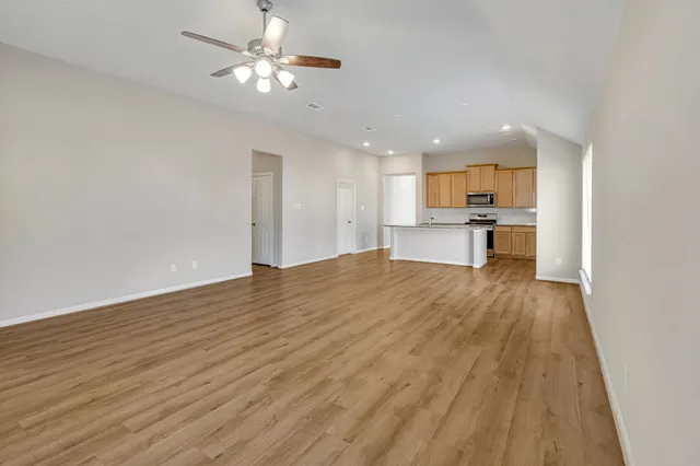 $369,000 | 2926 Grand Hawthorne Road, Conroe, TX 77385