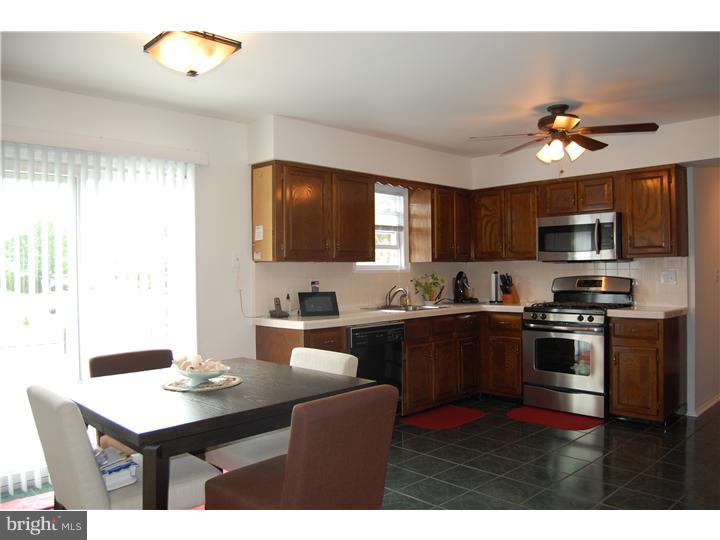 35 Peter Rafferty Drive Hamilton Square, NJ 08690 - Photo 3 of 18 Kitchen