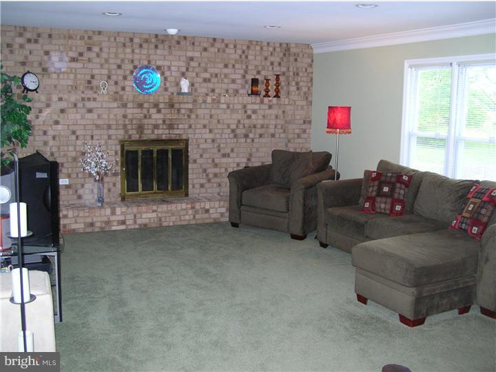 35 Peter Rafferty Drive Hamilton Square, NJ 08690 - Photo 7 of 18 Family Room