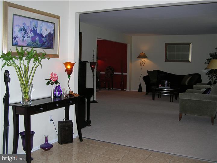 35 Peter Rafferty Drive Hamilton Square, NJ 08690 - Photo 8 of 18 Foyer