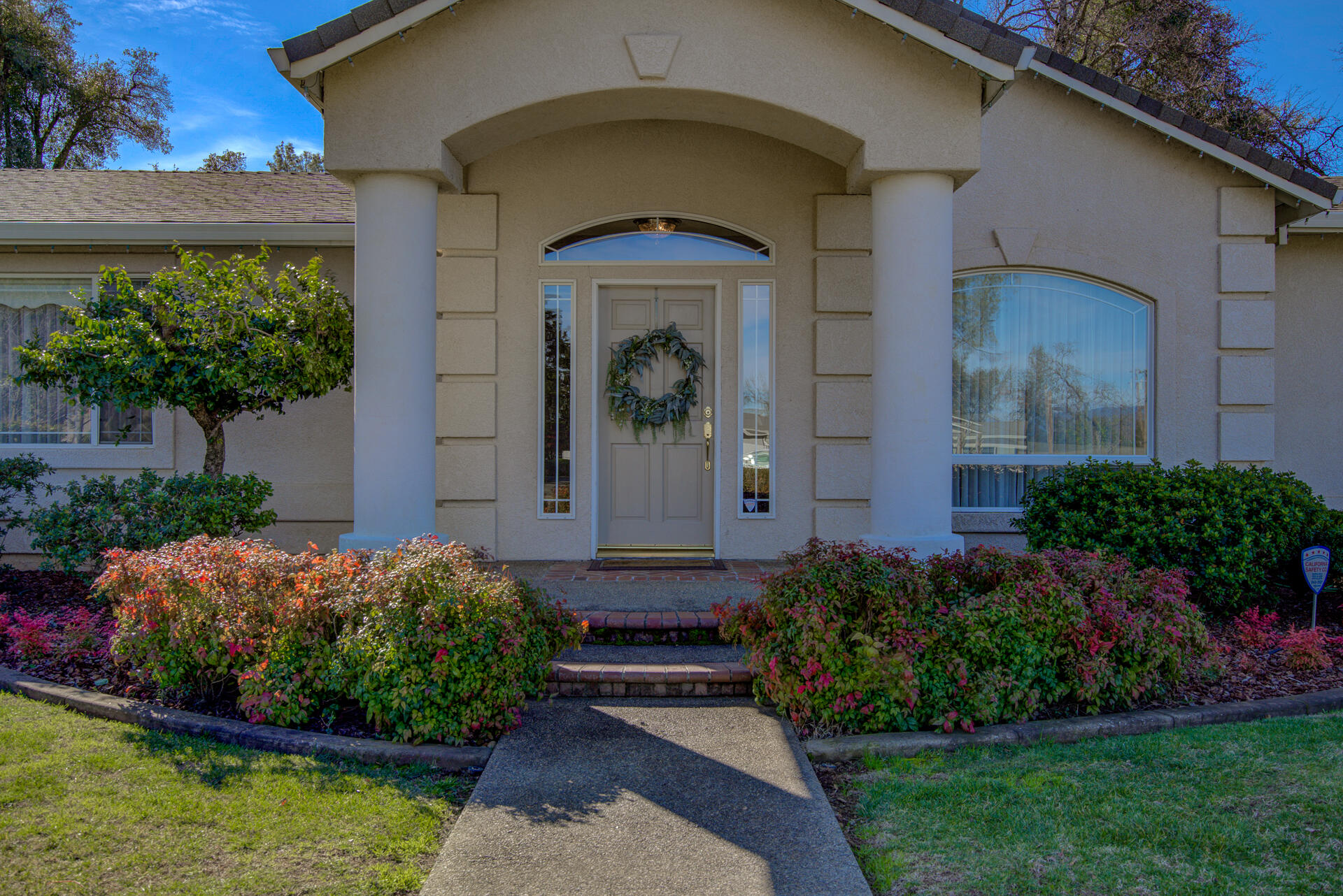 8614 Redbank Road Redding, CA 96001 - Photo 2 of 31 a front view of a house with garden