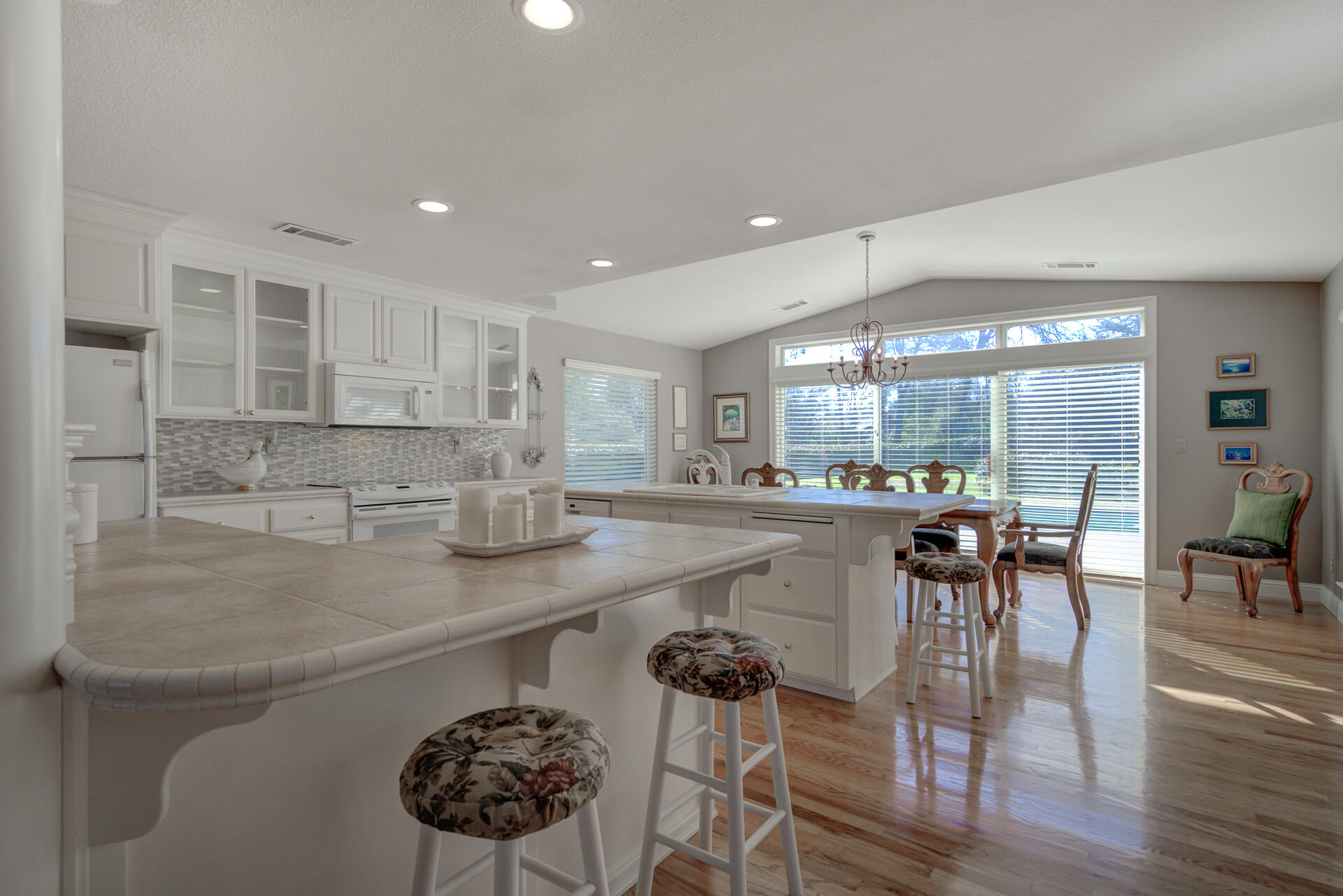 8614 Redbank Road Redding, CA 96001 - Photo 8 of 31 a kitchen with a table and chairs