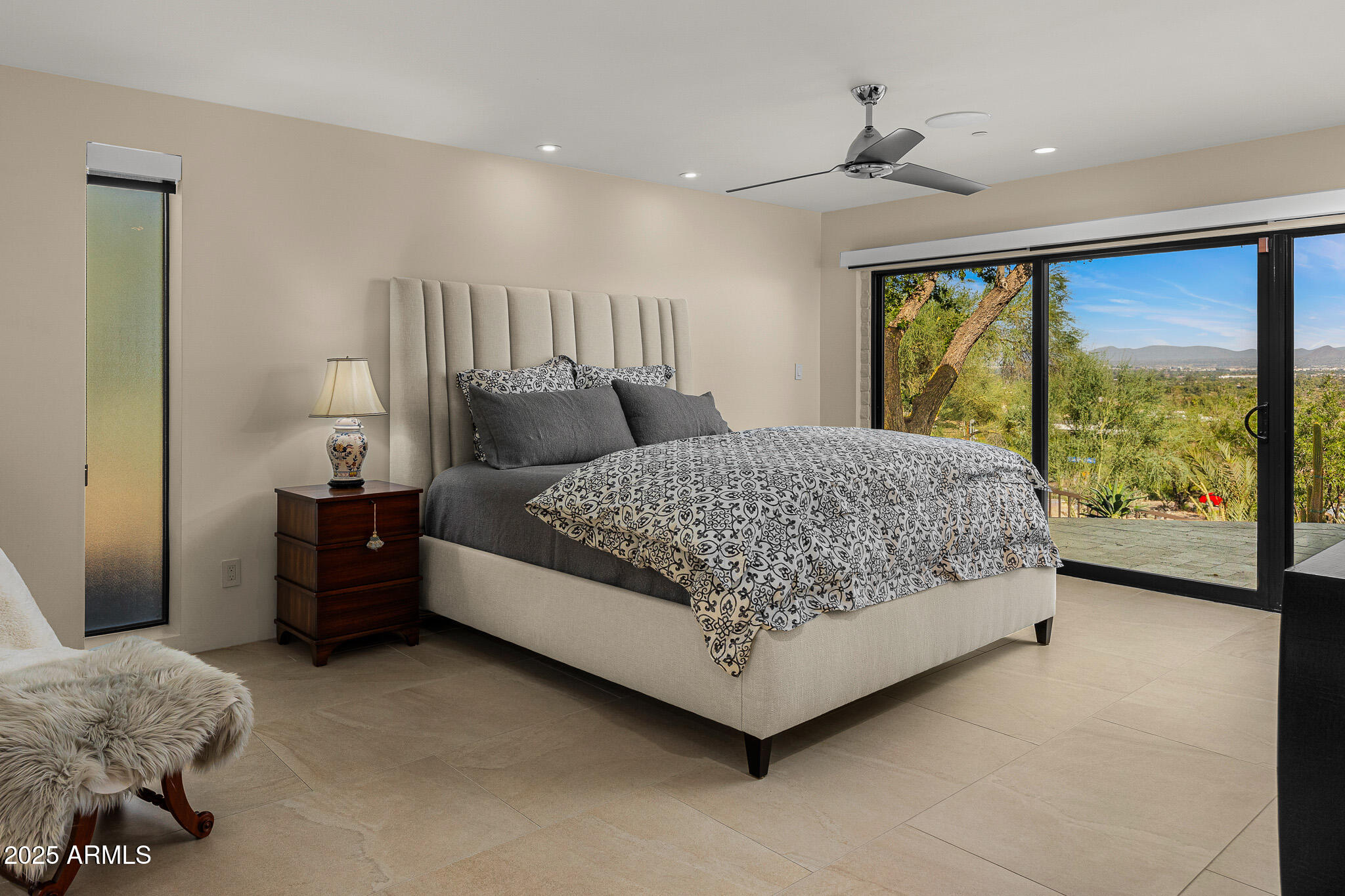 6331 East Hummingbird Lane Paradise Valley, AZ 85253 - Photo 19 of 32 23guest bedroom