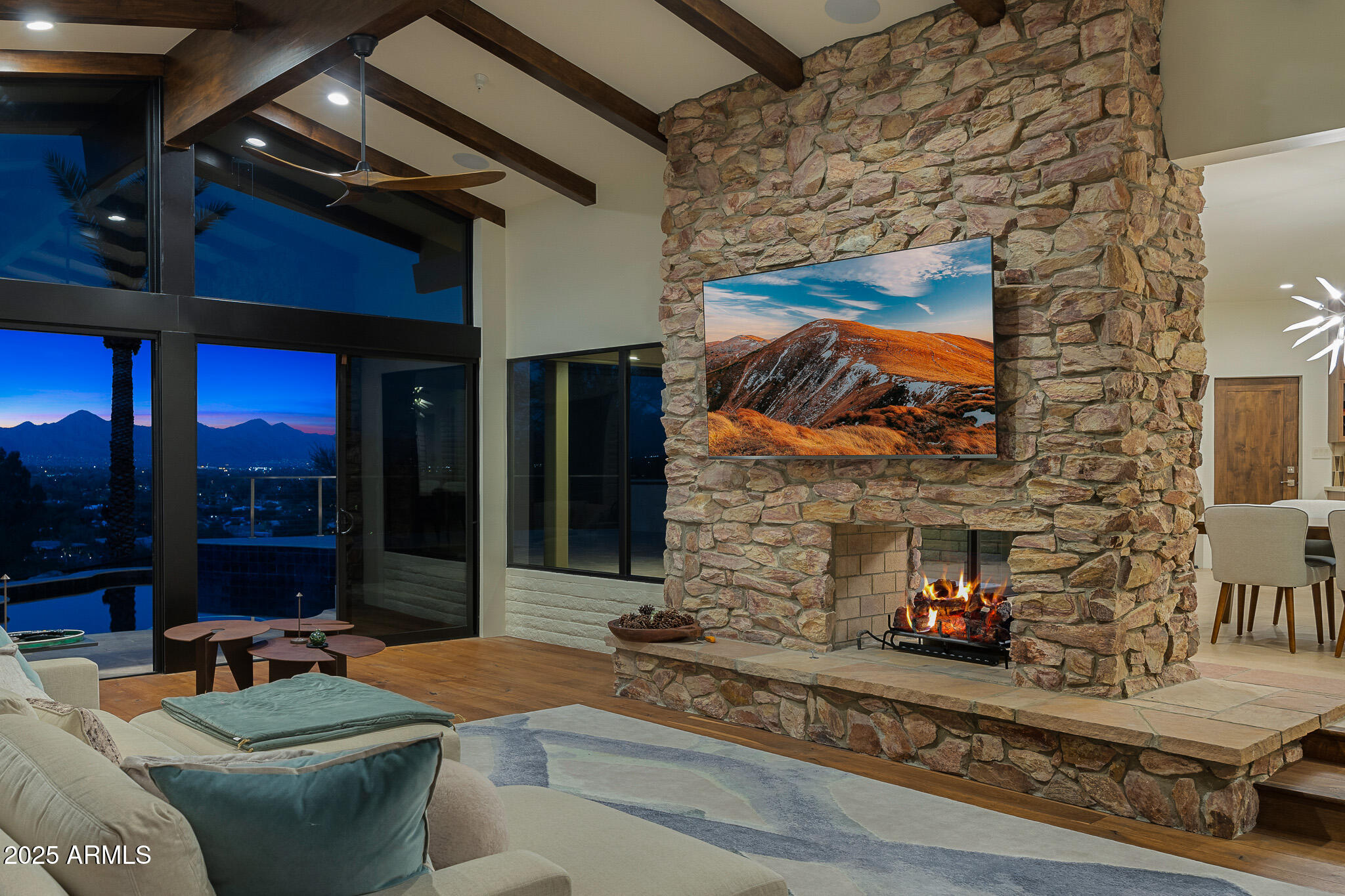 6331 East Hummingbird Lane Paradise Valley, AZ 85253 - Photo 28 of 32 34great room_twilight